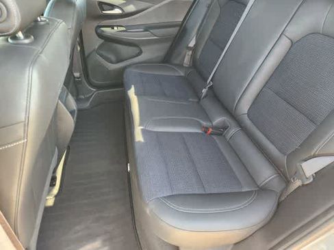 Used 2025 Buick Envista Preferred image 14