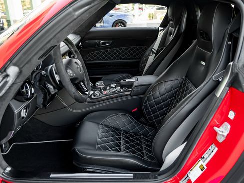Used 2015 Mercedes-Benz SLS AMG GT Final Edition image 15