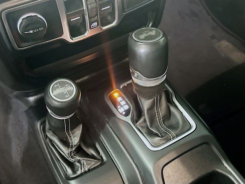 Used 2022 Jeep Wrangler Sahara w/ Cold Weather Group image 25