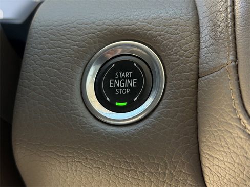 Used 2021 GMC Yukon Denali w/ Denali Ultimate Package image 23