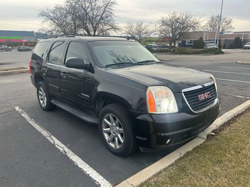 Used 2012 GMC Yukon SLT w/ SLT-2 Equipment Package image 2
