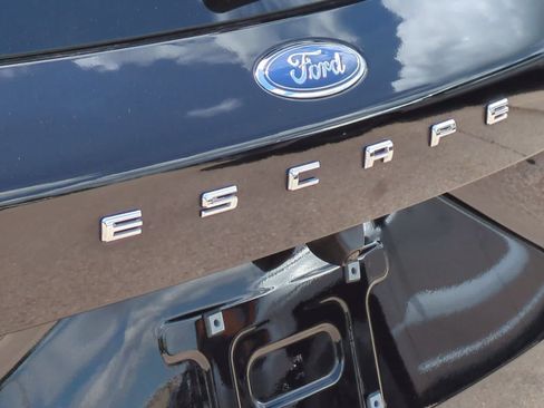 Used 2024 Ford Escape ST-Line w/ Tech Pack #1 AWD/4WD image 12