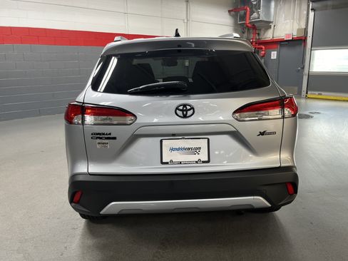 Used 2025 Toyota Corolla Cross LE FWD image 9