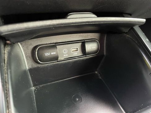 Used 2019 Kia Sorento L image 19