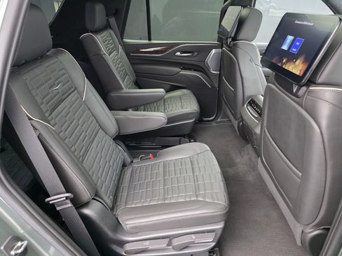 Used 2023 Cadillac Escalade Sport Platinum w/ LPO, ONYX Package AWD/4WD image 29