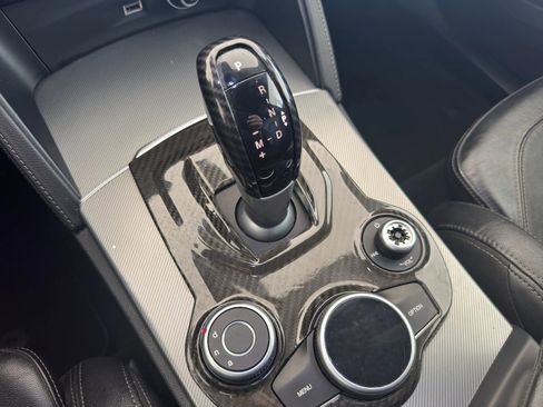 Used 2018 Alfa Romeo Stelvio Ti Sport image 30
