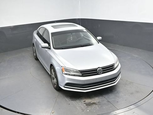 Used 2015 Volkswagen Jetta TDI SE FWD image 33