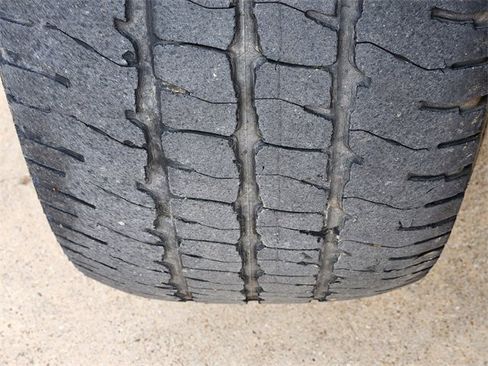 Used 2020 GMC Sierra 2500 AT4 w/ AT4 Preferred Package image 12