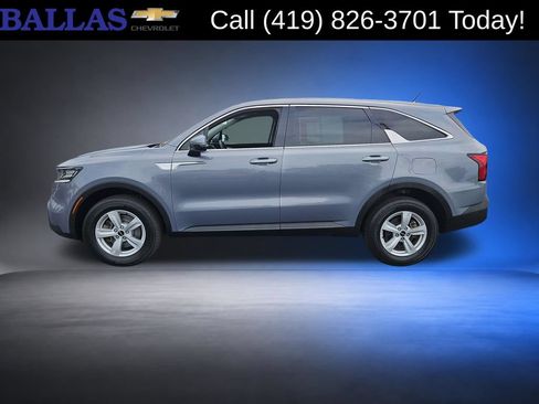 Used 2023 Kia Sorento LX AWD/4WD image 2