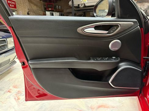 Used 2020 Alfa Romeo Giulia Ti AWD/4WD image 30