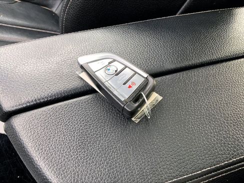 Used 2018 BMW 530i xDrive image 14