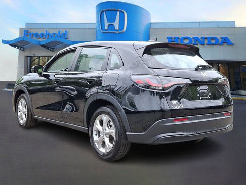 Certified 2023 Honda HR-V LX image 5