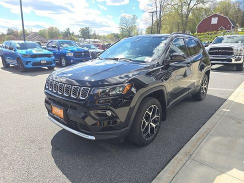Certified 2025 Jeep Compass Limited AWD/4WD image 3