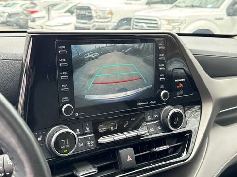 Used 2022 Toyota Highlander XLE image 22
