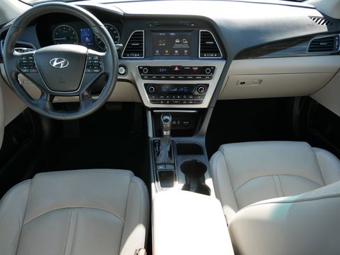 Used 2017 Hyundai Sonata Limited image 10