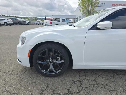 Used 2023 Chrysler 300 S w/ Comfort Group RWD image 18