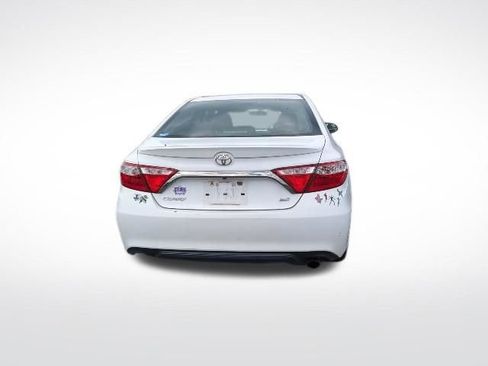 Used 2017 Toyota Camry SE FWD image 6
