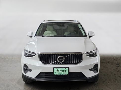 Certified 2023 Volvo XC40 B5 Ultimate w/ Protection Package Premier image 2