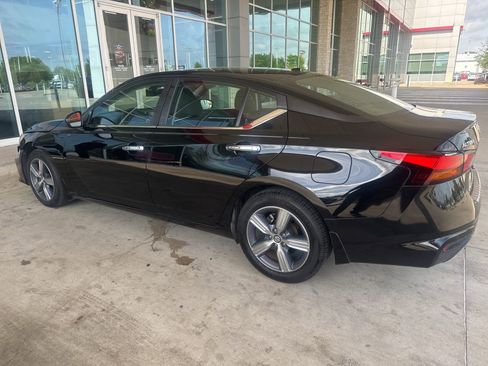 Used 2021 Nissan Altima 2.5 SV image 12