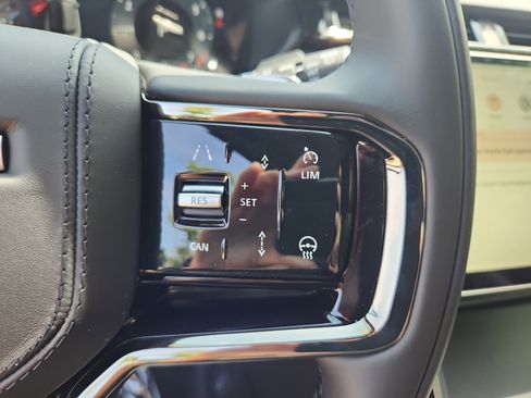 Used 2026 Land Rover Range Rover Velar S image 20