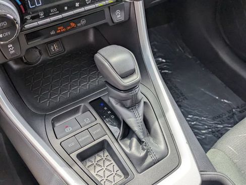 Used 2025 Toyota RAV4 XLE FWD image 24