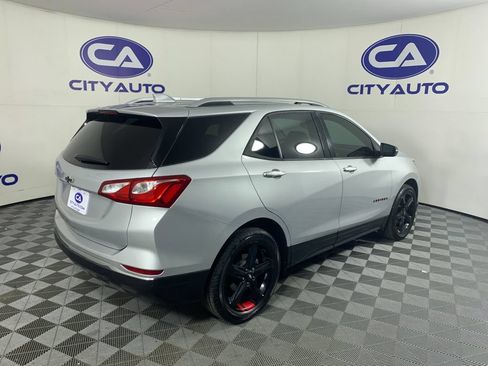 Used 2021 Chevrolet Equinox Premier w/ Redline Edition FWD image 3