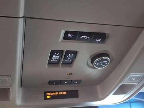 Used 2016 Chevrolet Tahoe LT image 25