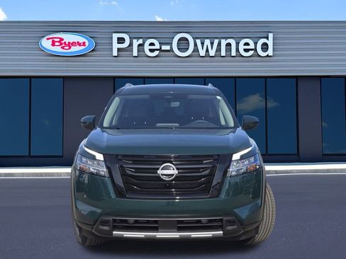 Used 2023 Nissan Pathfinder SL w/ Black Appearance Package image 2