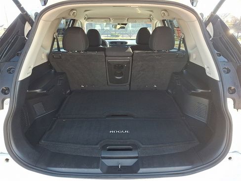 Used 2019 Nissan Rogue SV w/ Premium Package image 29