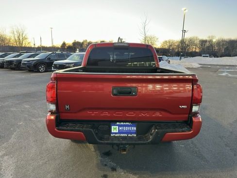 Used 2019 Toyota Tacoma TRD Sport image 7