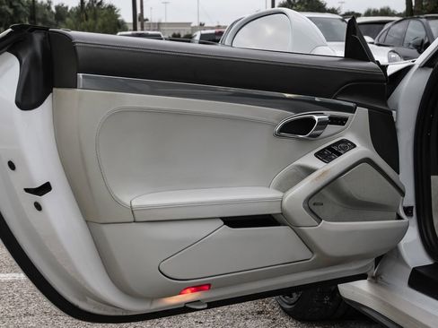 Used 2014 Porsche 911 Turbo AWD/4WD image 40