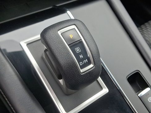 Used 2024 Mitsubishi Outlander ES image 14