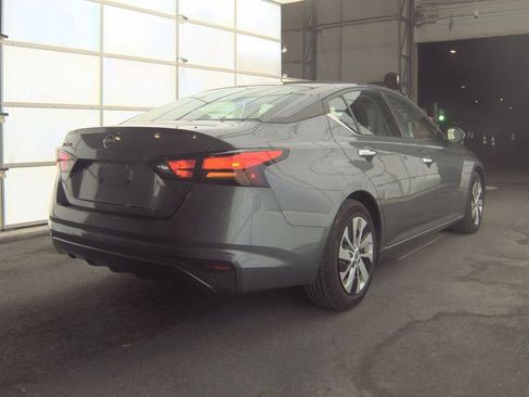Used 2024 Nissan Altima 2.5 S FWD image 4