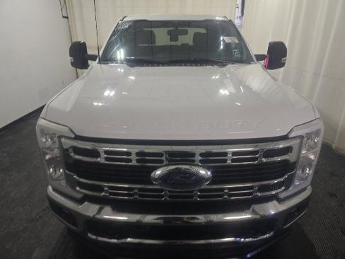 Used 2023 Ford F250 XLT w/ FX4 Off-Road Package image 2