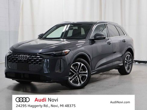 Certified 2025 Audi Q5 Prestige AWD/4WD image 1