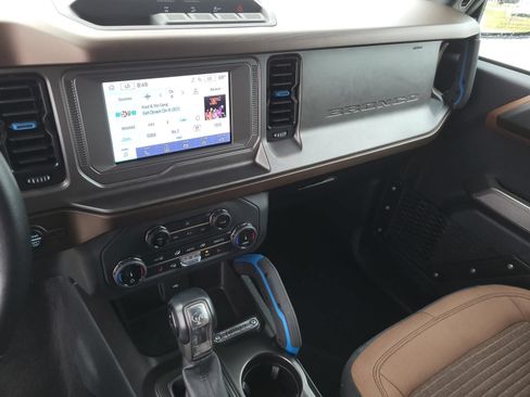 Used 2022 Ford Bronco Outer Banks AWD/4WD image 18