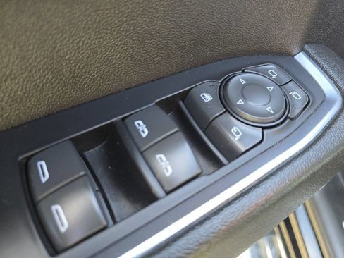 Used 2022 Chevrolet Silverado 1500 LTZ AWD/4WD image 34