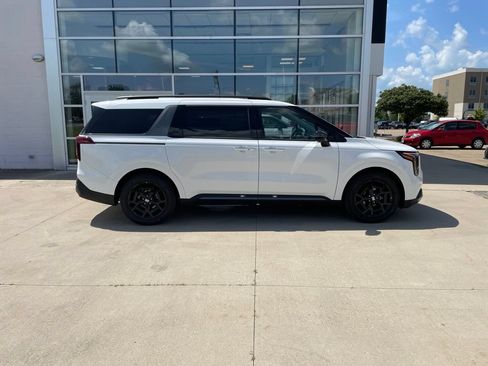 New 2026 Kia Carnival SX Prestige FWD image 4