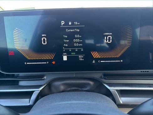 New 2026 Kia Carnival FWD image 17