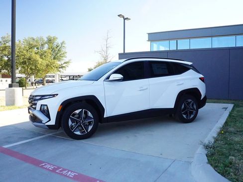 New 2026 Hyundai Tucson SEL FWD image 2