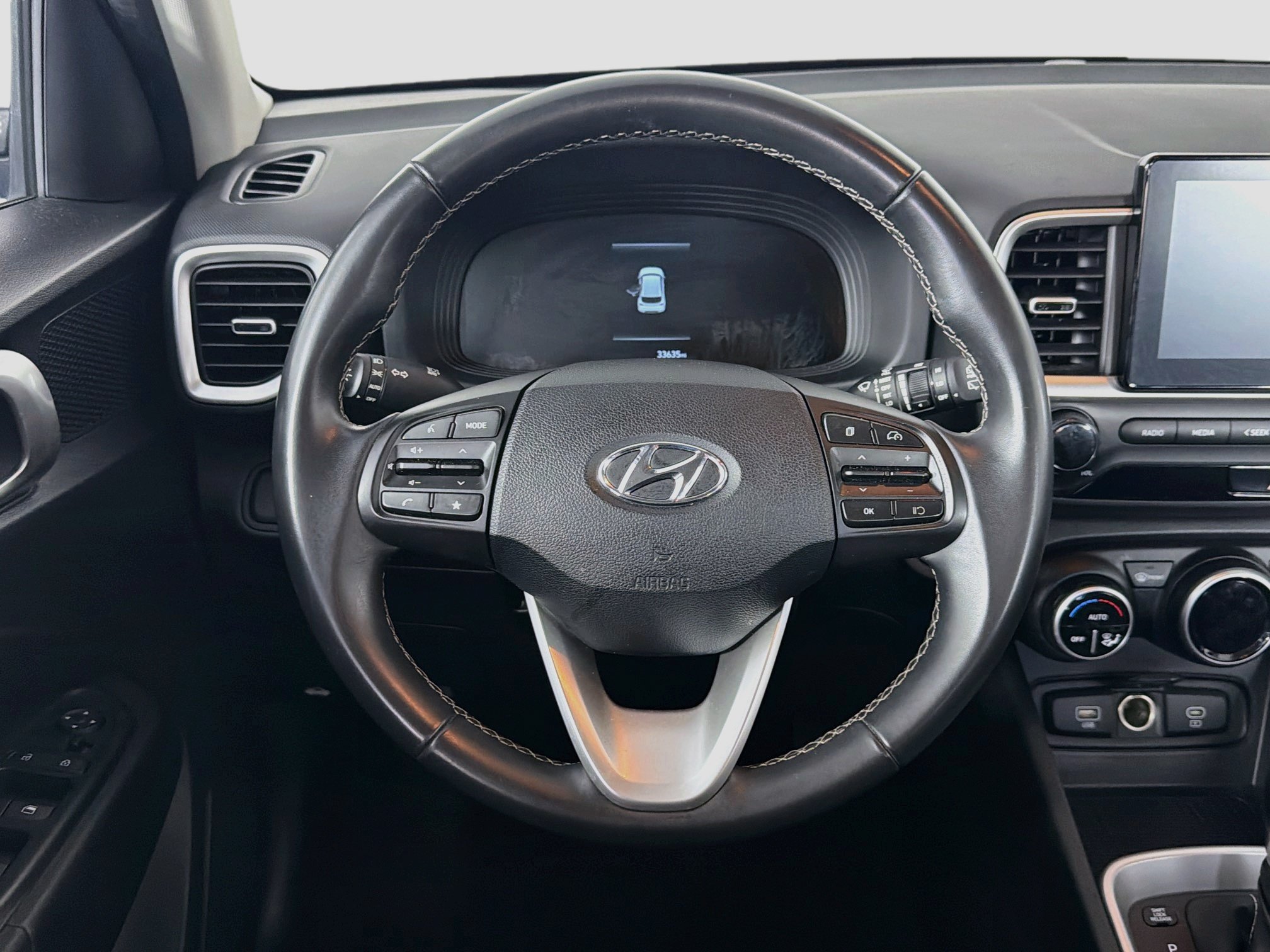 Used 2025 Hyundai Venue SEL FWD image 18