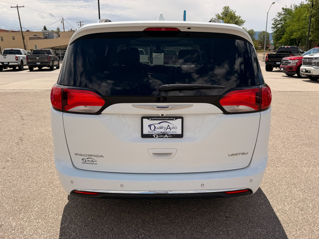 Used 2020 Chrysler Pacifica Limited FWD image 7