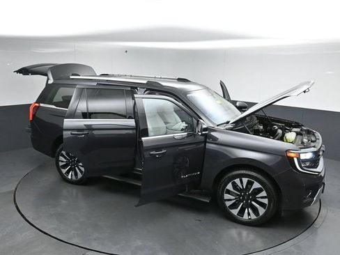 Certified 2025 Ford Expedition Platinum w/ Driver's Package AWD/4WD image 53
