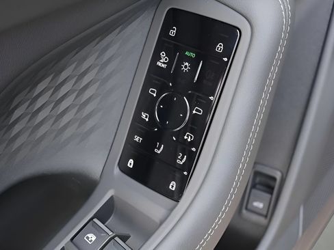 New 2026 Audi A6 Premium Plus AWD/4WD image 11
