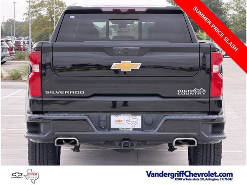 Used 2022 Chevrolet Silverado 1500 High Country w/ Technology Package AWD/4WD image 5
