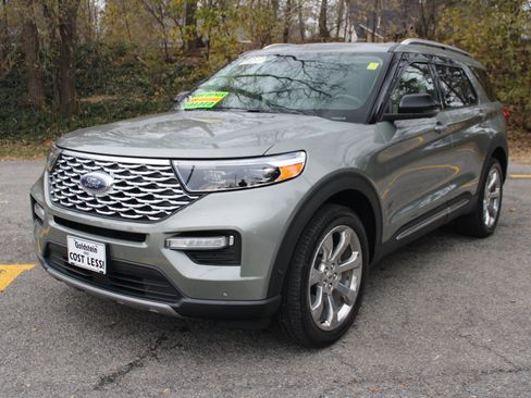 Used 2020 Ford Explorer Platinum w/ Premium Technology Package image 3