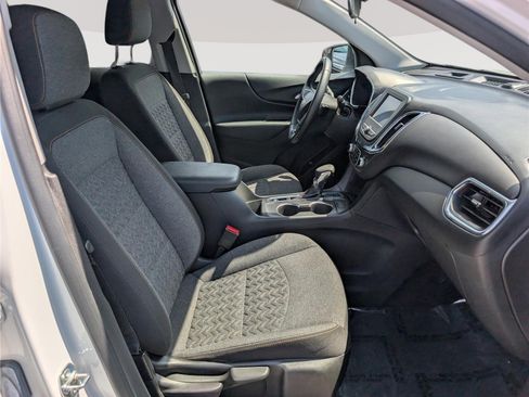 Used 2024 Chevrolet Equinox LT AWD/4WD image 11