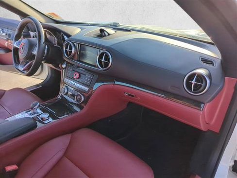 Used 2018 Mercedes-Benz SL 550 image 25