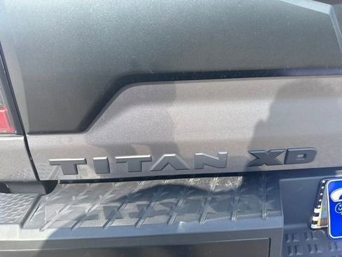 Used 2021 Nissan Titan PRO-4X w/ Pro-4x Convenience Package AWD/4WD image 9