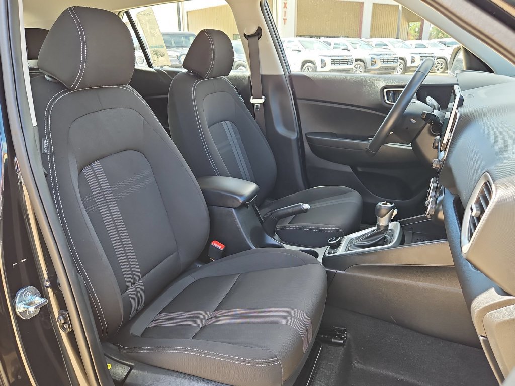 Used 2026 Hyundai Venue SEL FWD image 28